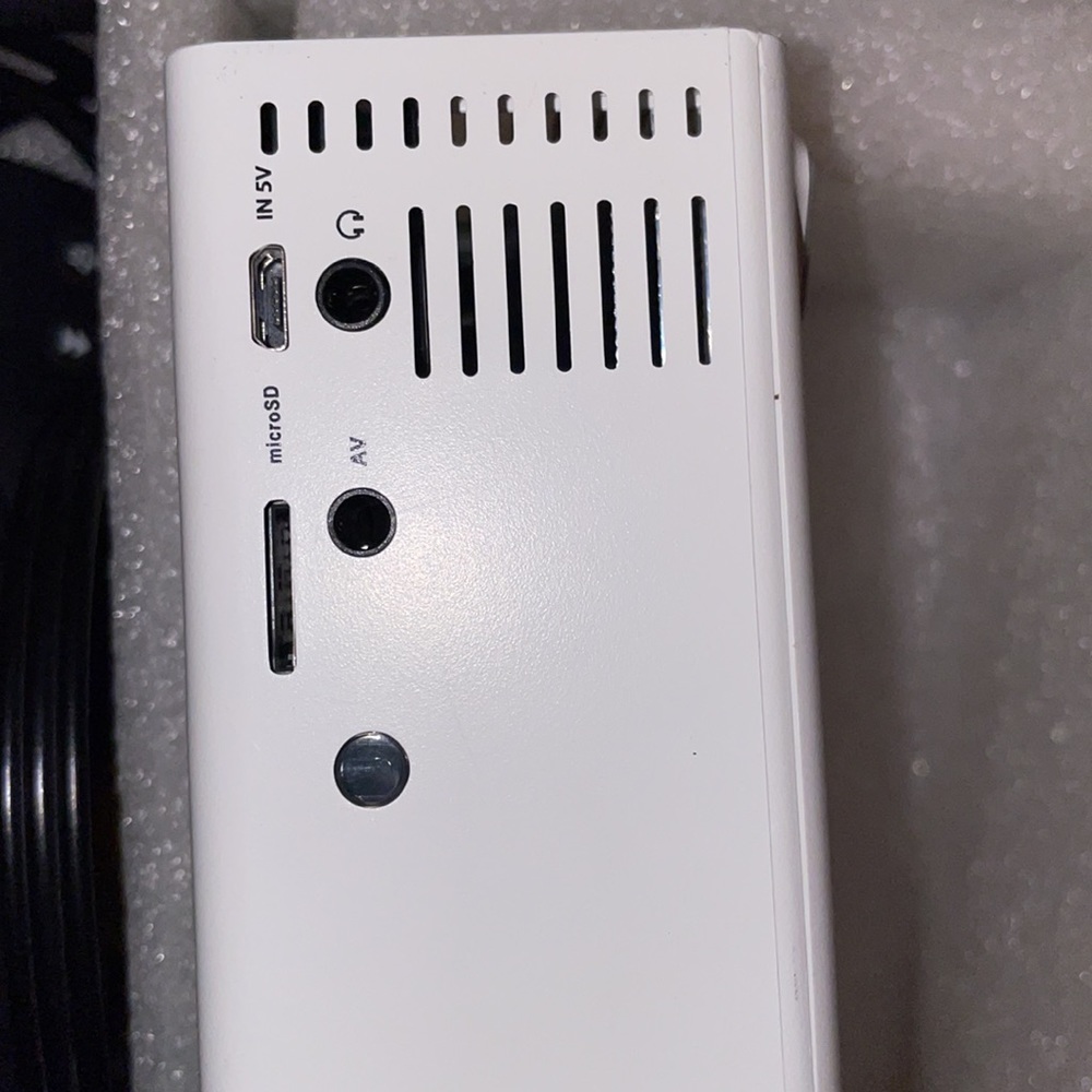 LED projector NIB - Picture 5 of 5